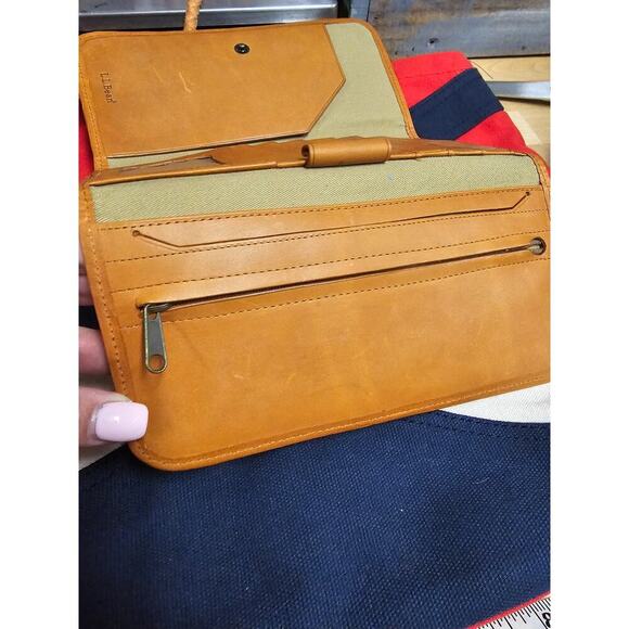 LL Bean Canvas/ leather Travel Passport ID Organizer for man or woman - Picture 2 of 13